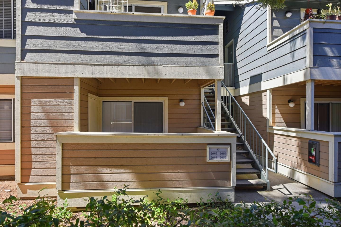 2695 Somerset Park Cir, San Jose, a current listing represented by Tony Vo